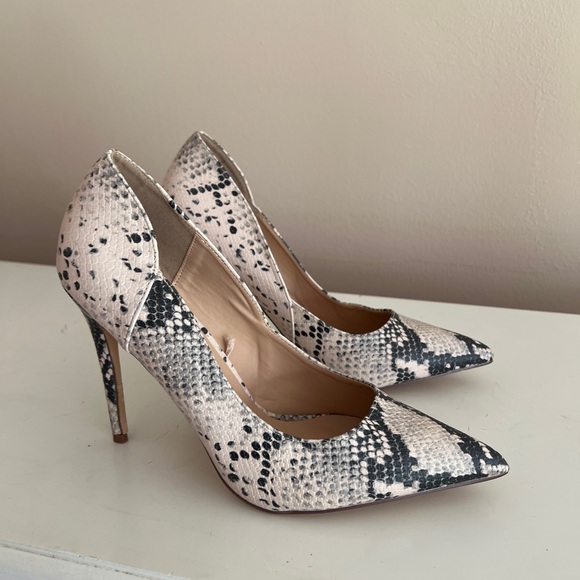Steve Madden Black and White Snake Print Women's Heels - Picture 4 of 5